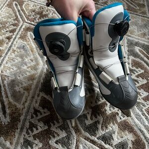 Reebok blue and Gray Skates lace free BOA system size 4